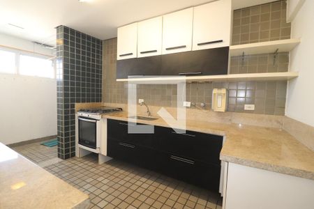 Cozinha de apartamento à venda com 2 quartos, 77m² em Jardim Bela Vista, Santo André