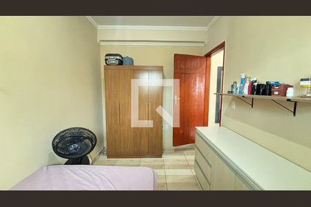 Quarto 2 de casa à venda com 2 quartos, 220m² em Vila Sao Pedro, Santo André