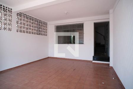 Garagem de casa à venda com 3 quartos, 106m² em Jardim Popular, São Paulo