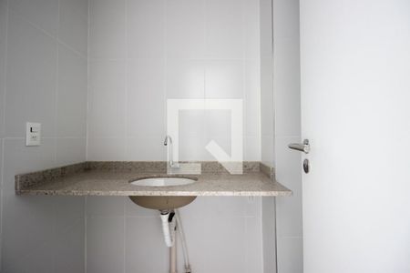 Banheiro de kitnet/studio à venda com 1 quarto, 28m² em Campo Belo, São Paulo