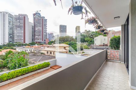 Varanda de casa à venda com 4 quartos, 379m² em Pinheiros, São Paulo