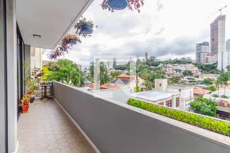 Varanda de casa à venda com 4 quartos, 379m² em Pinheiros, São Paulo
