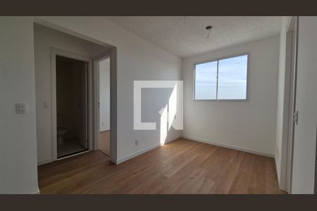 Sala de apartamento para alugar com 2 quartos, 35m² em Santa Maria, Santo André