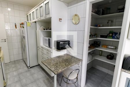 Cozinha de apartamento para alugar com 3 quartos, 114m² em Vila Suzana, São Paulo