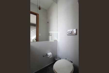 Lavabo de apartamento para alugar com 2 quartos, 70m² em Moema, São Paulo