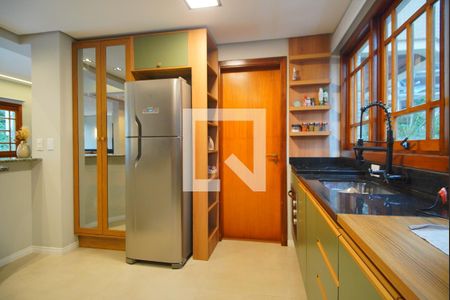 Cozinha de apartamento à venda com 2 quartos, 110m² em Boa Vista, Porto Alegre