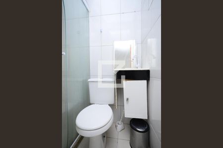 Banheiro de kitnet/studio para alugar com 1 quarto, 22m² em Bosque da Saúde, São Paulo