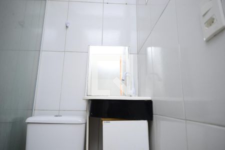 Banheiro de kitnet/studio para alugar com 1 quarto, 22m² em Bosque da Saúde, São Paulo