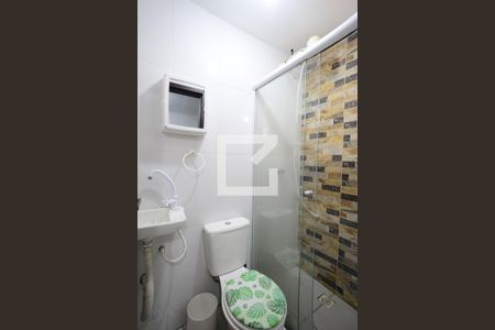 Banheiro de kitnet/studio para alugar com 1 quarto, 26m² em Bosque da Saúde, São Paulo