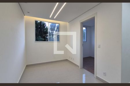 Sala de apartamento para alugar com 2 quartos, 35m² em Santa Maria, Santo André