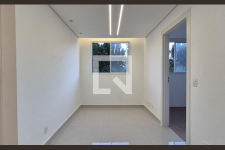 Sala de apartamento para alugar com 2 quartos, 35m² em Santa Maria, Santo André