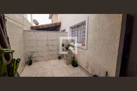 Quintal de casa de condomínio à venda com 2 quartos, 114m² em Quitaúna, Osasco