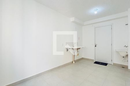 Sala/Cozinha e Área de Serviço de apartamento para alugar com 2 quartos, 32m² em Parque Novo Mundo, Guarulhos