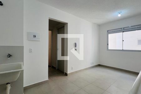 Sala/Cozinha e Área de Serviço de apartamento para alugar com 2 quartos, 32m² em Parque Novo Mundo, Guarulhos