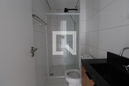 Banheiro de apartamento para alugar com 1 quarto, 29m² em Parque São Jorge, São Paulo