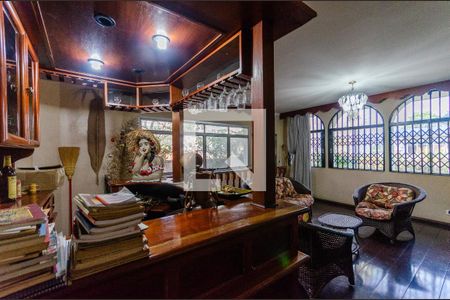 Sala de casa à venda com 6 quartos, 800m² em Moinho Velho, São Paulo