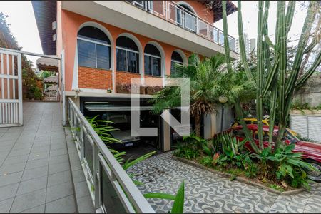 Garagem de casa à venda com 6 quartos, 800m² em Moinho Velho, São Paulo