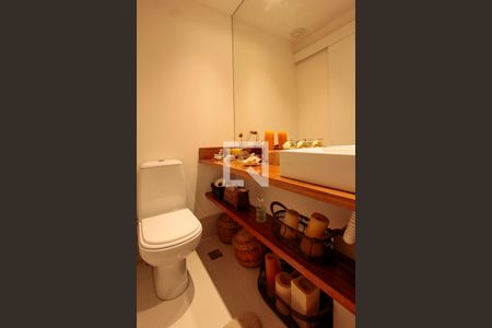 Lavabo de apartamento à venda com 3 quartos, 154m² em Barra da Tijuca, Rio de Janeiro