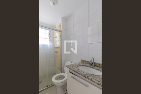 Banheiro de apartamento para alugar com 2 quartos, 54m² em Vila Ré, São Paulo