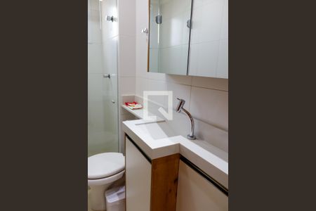 Banheiro de apartamento para alugar com 2 quartos, 50m² em Jaguaribe, Osasco