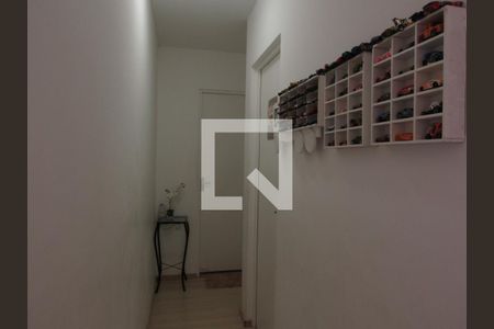 Corredor de apartamento para alugar com 2 quartos, 48m² em Santa Maria, Osasco