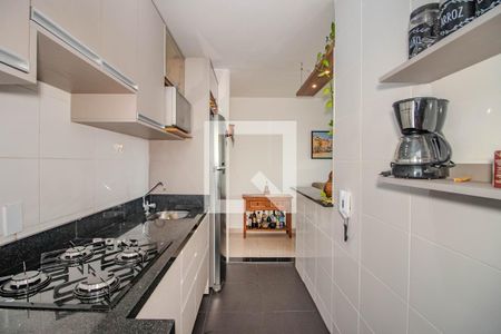 Cozinha de apartamento à venda com 2 quartos, 53m² em São Sebastião, Porto Alegre