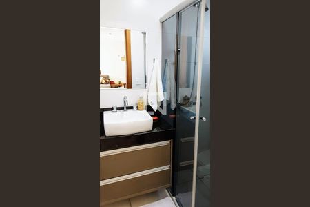 Banheiro de apartamento para alugar com 1 quarto, 40m² em Portão, Curitiba