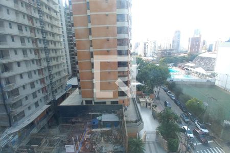 Vista da Sala de TV de apartamento à venda com 3 quartos, 220m² em Cambuí, Campinas