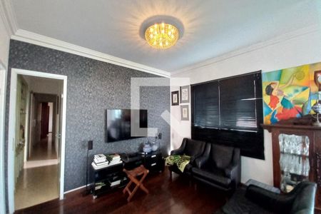 Sala de TV de apartamento à venda com 3 quartos, 220m² em Cambuí, Campinas
