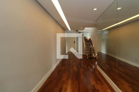 Sala de apartamento à venda com 2 quartos, 115m² em Vila Madalena, São Paulo