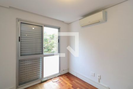 Suíte de apartamento à venda com 2 quartos, 115m² em Vila Madalena, São Paulo