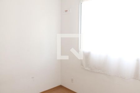 Quarto 2 de apartamento para alugar com 2 quartos, 42m² em Jardim Alvorada, Nova Iguaçu