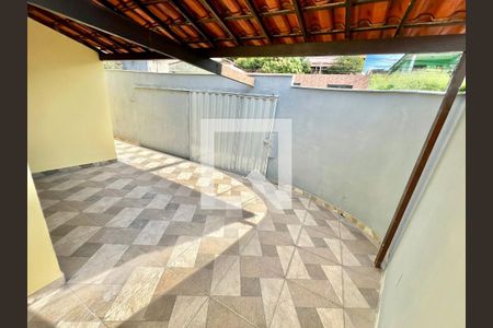 Garagem de casa para alugar com 2 quartos, 70m² em Mantiqueira, Belo Horizonte