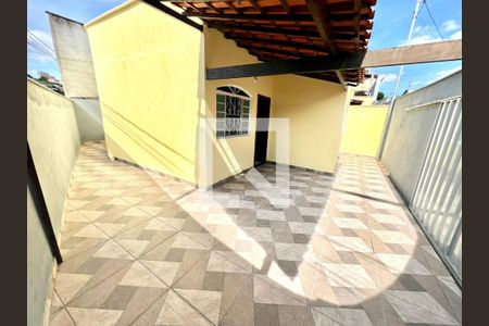 Garagem de casa para alugar com 2 quartos, 70m² em Mantiqueira, Belo Horizonte