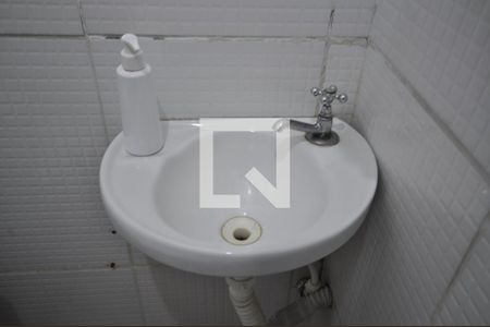 Banheiro de Serviço de casa à venda com 3 quartos, 74m² em Vila Constança, São Paulo