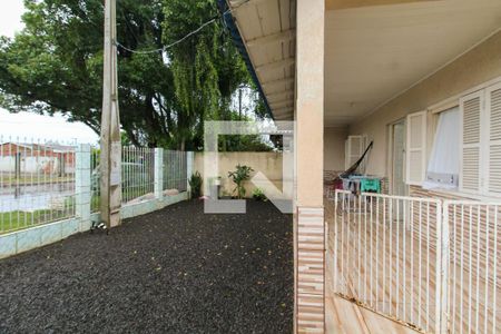 Área externa de casa à venda com 3 quartos, 420m² em Mathias Velho, Canoas