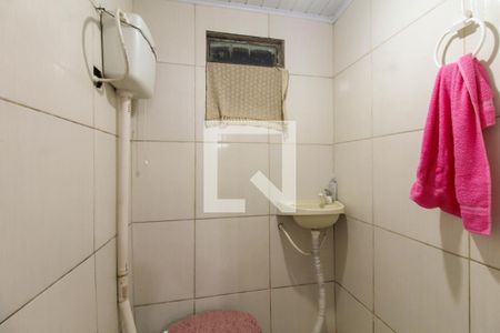 Banheiro de serviço de casa à venda com 3 quartos, 420m² em Mathias Velho, Canoas