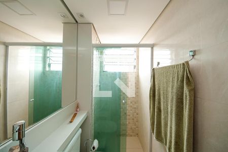 Banheiro de apartamento à venda com 2 quartos, 66m² em Conjunto Residencial Sitio Oratorio, São Paulo