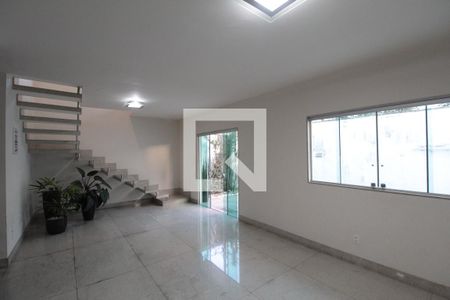 Sala de Estar de casa à venda com 3 quartos, 450m² em Céu Azul, Belo Horizonte