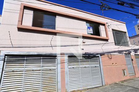 Fachada de casa à venda com 3 quartos, 217m² em Santa Efigênia, Belo Horizonte