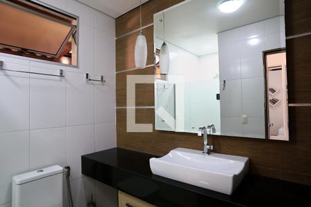 Banheiro de casa à venda com 3 quartos, 217m² em Santa Efigênia, Belo Horizonte