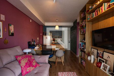 Sala de apartamento para alugar com 1 quarto, 48m² em Parque Industrial Tomas Edson, São Paulo