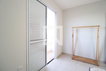Quarto 1 de apartamento para alugar com 2 quartos, 66m² em Santa Mônica, Uberlândia