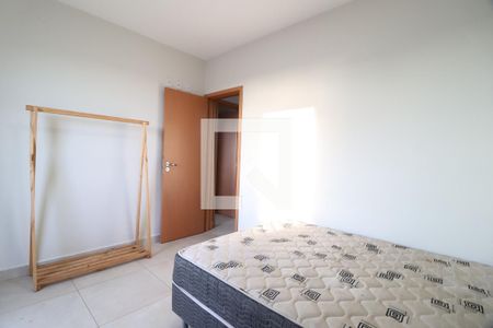 Quarto 1 de apartamento para alugar com 2 quartos, 66m² em Santa Mônica, Uberlândia