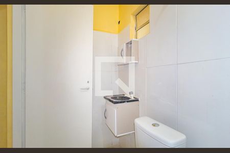 Banheiro de kitnet/studio para alugar com 1 quarto, 35m² em Mooca, São Paulo