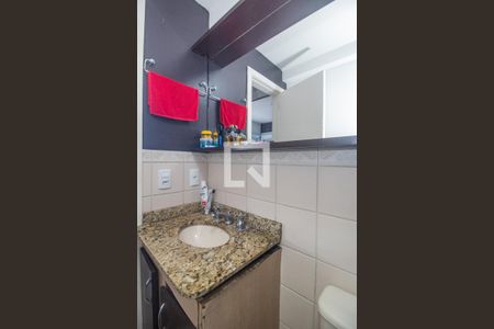Banheiro da Suíte de apartamento à venda com 2 quartos, 60m² em Azenha, Porto Alegre