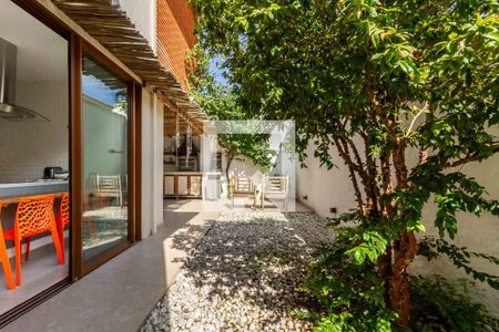 Quintal de casa à venda com 4 quartos, 380m² em Brooklin, São Paulo