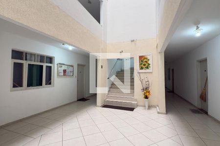 Hall de entrada de apartamento para alugar com 1 quarto, 43m² em Vila Tupi, Praia Grande