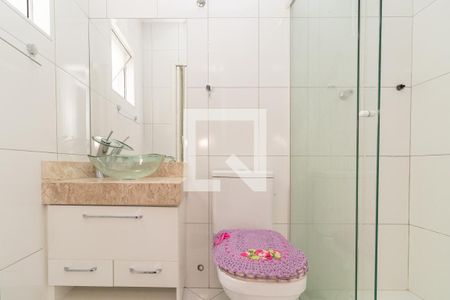 Banheiro da Suíte 2 de casa de condomínio para alugar com 2 quartos, 80m² em Vila Ré, São Paulo