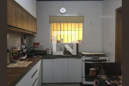 Casa à venda com 2 quartos, 160m² em Jardim Maria Luiza, São Paulo